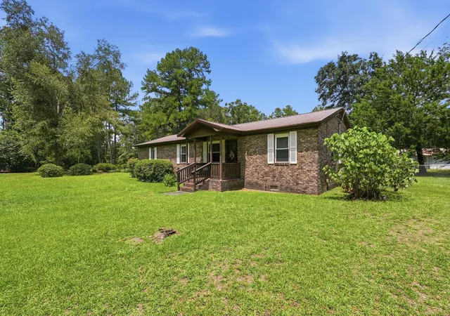 Photo 3 of Single family home for sale at 1002 Poplar, Walterboro, SC 29488 | MLS# 26022253 | Listing updated on 2026-10-07