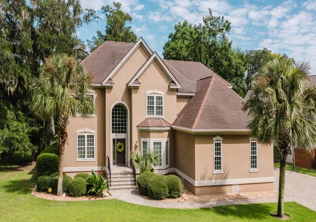 Photo 1 of Single family home for sale at 19 Silver Oak Dr, Hilton Head Island, SC 29926 | MLS# 26023057 | Listing updated on 2026-09-08