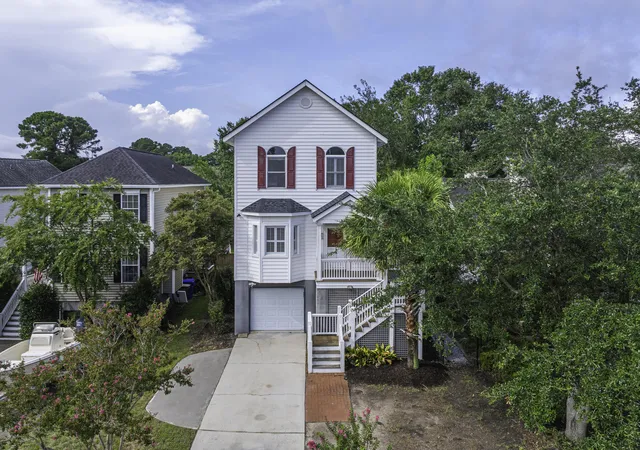 Photo 1 of Sale Pending at 819 Harbor Pl Dr, Charleston, SC 29412 | MLS# 26022347 | Listing updated on 2026-09-06