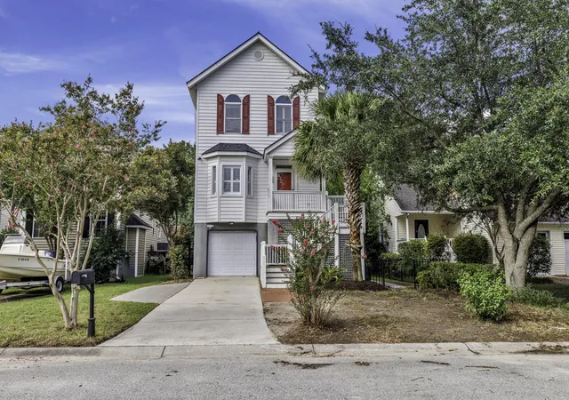 Photo 2 of Sale Pending at 819 Harbor Pl Dr, Charleston, SC 29412 | MLS# 26022347 | Listing updated on 2026-09-06