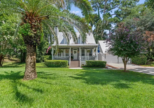 Photo 2 of Single family home for sale at 354 Cottage Farm Dr, Beaufort, SC 29902 | MLS# 26023504 | Listing updated on 2026-09-14
