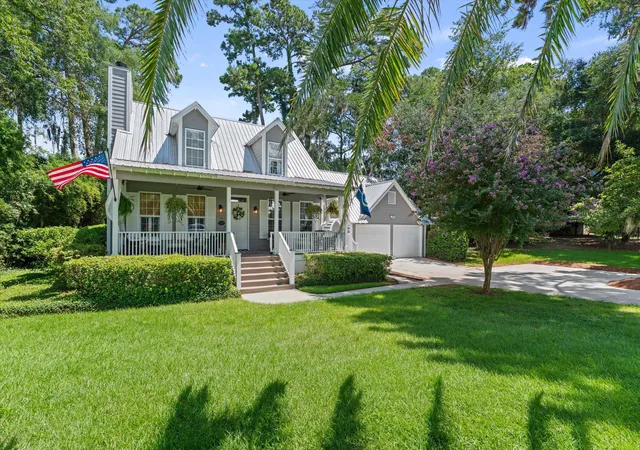 Photo 3 of Single family home for sale at 354 Cottage Farm Dr, Beaufort, SC 29902 | MLS# 26023504 | Listing updated on 2026-09-14