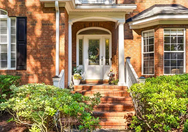Photo 4 of Single family home for sale at 8843 E Fairway Woods Dr, North Charleston, SC 29420 | MLS# 26020279 | Listing updated on 2026-08-24