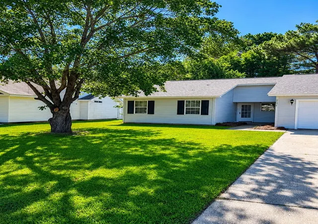Photo 2 of Single family home for sale at 9668 Middleton Ct, Murrells Inlet, SC 29576 | MLS# 26023915 | Listing updated on 2026-09-15