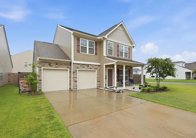 Photo 3 of Single family home for sale at 418 Fox Sparrow Ct, Summerville, SC 29486 | MLS# 26020165 | Listing updated on 2026-09-11