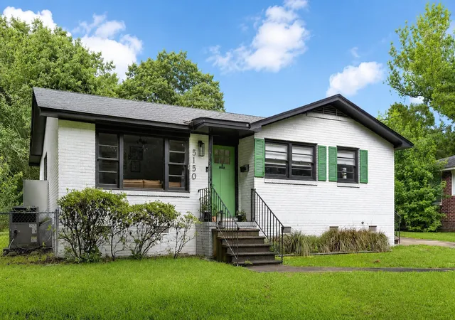 Homes for sale in North Charleston, SC | 5150 Monterey St, North Charleston, SC 29405 | MLS# 26017927