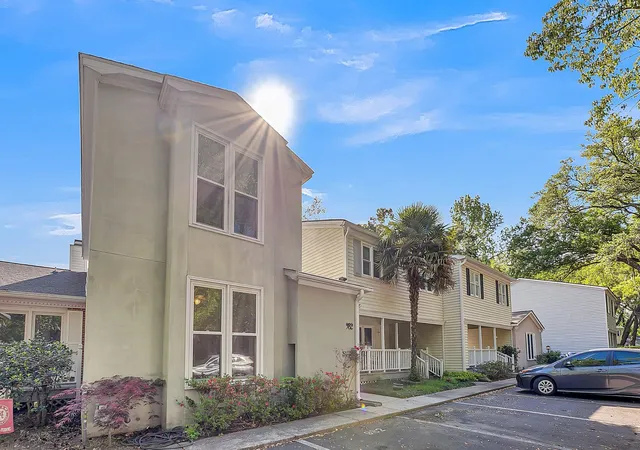 Photo 3 of Townhouse for sale at 982 Harbor Oaks Dr, Charleston, SC 29412 | MLS# 26024215 | Listing updated on 2026-09-02