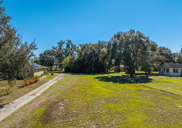 Photo 1 of Land for sale at 1747 Sol Legare Rd, Charleston, SC 29412 | MLS# 26019567 | Listing updated on 2026-09-10