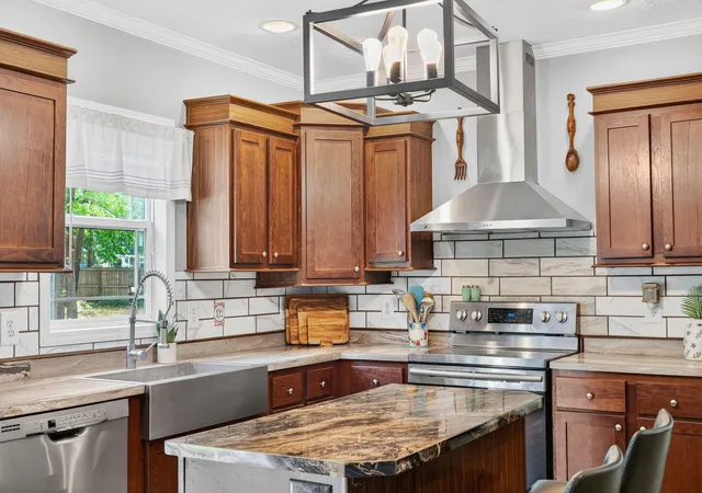 2nd image of 205 Confederate St, Summerville, SC 29485 | MLS# 26018082
