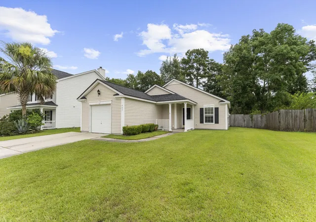 Photo 2 of Single family home for sale at 407 Beverly Dr, Summerville, SC 29485 | MLS# 26020303 | Listing updated on 2026-09-16
