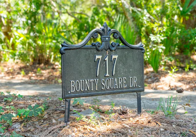 Photo 3 of Single family home for sale at 717 Bounty Sq Dr, Charleston, SC 29492 | MLS# 26017465 | Listing updated on 2026-07-09