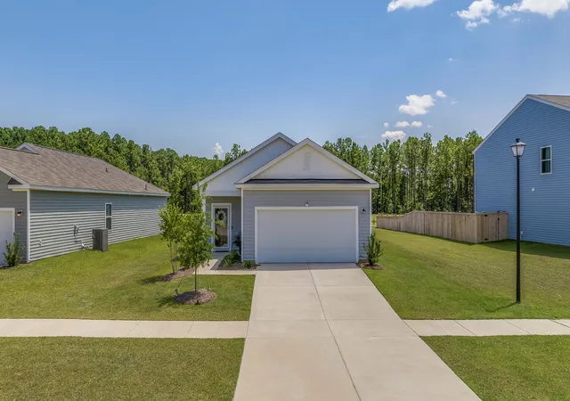 Homes for sale in Summerville, SC | 256 Phoenix Dr, Summerville, SC 29486 | MLS# 26012313