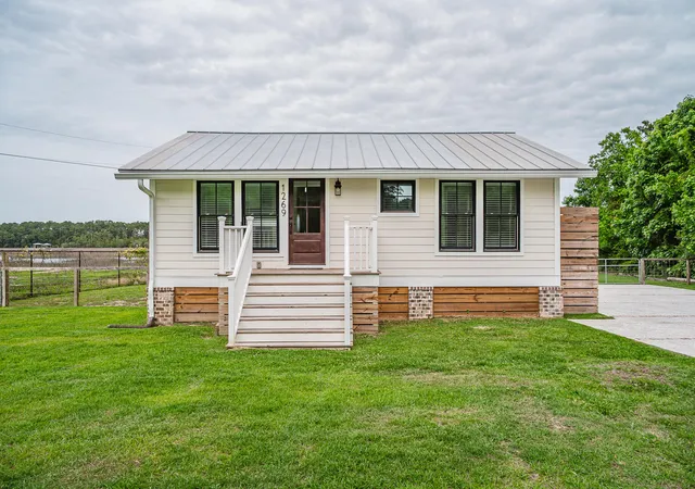 Homes for sale in Johns Island, SC | 1269 River Rd, Johns Island, SC 29455 | MLS# 26014427