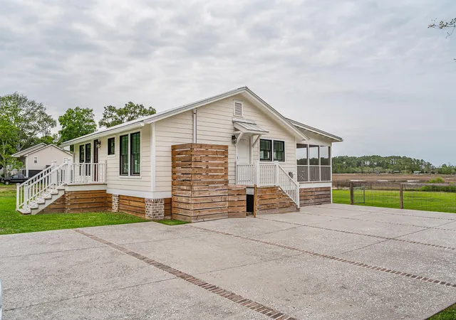Homes for sale in Johns Island, SC | 1269 River Rd, Johns Island, SC 29455 | MLS# 26014427