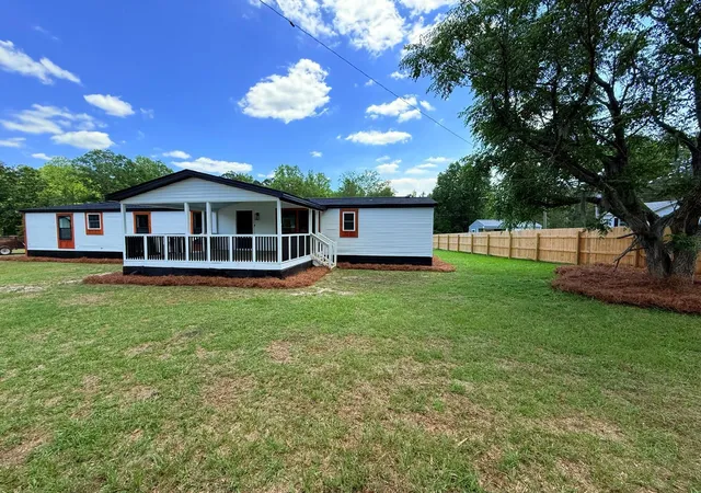 Homes for sale in Ridgeville, SC | 1015 Ridge Rd, Ridgeville, SC 29472 | MLS# 26010853