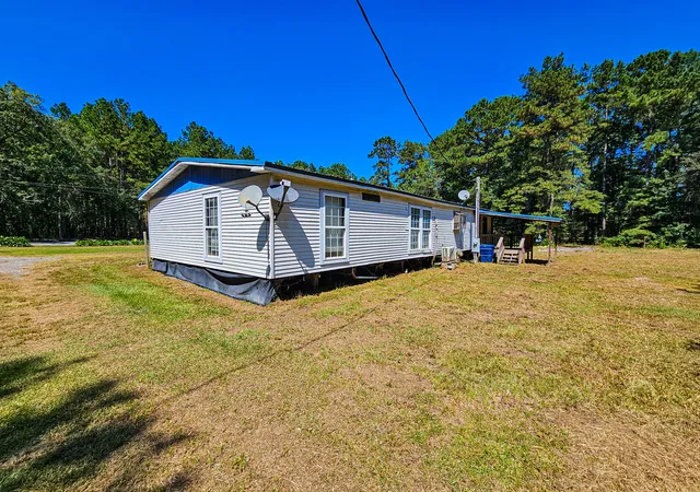 Photo 3 of Manufactured home for sale at 2650 Peirce Rd, Cottageville, SC 29435 | MLS# 25025569 | Listing updated on 2026-08-05