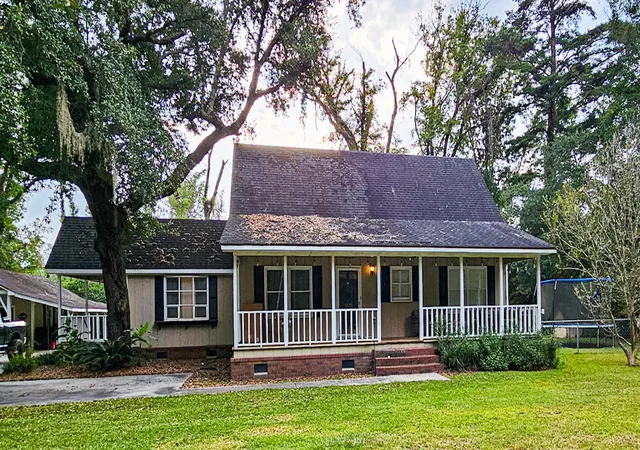 Homes for sale in Walterboro, SC | 5670 Charleston Hwy, Walterboro, SC 29488 | MLS# 25026336