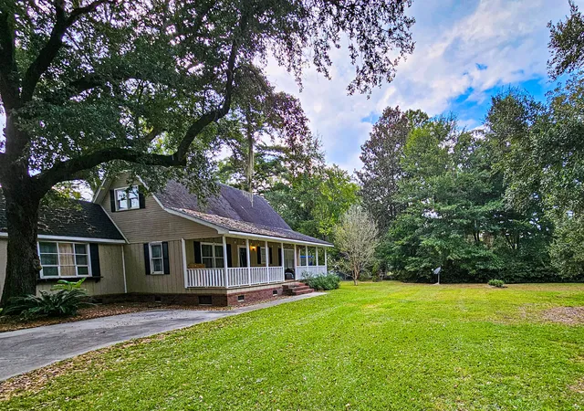 Homes for sale in Walterboro, SC | 5670 Charleston Hwy, Walterboro, SC 29488 | MLS# 25026336