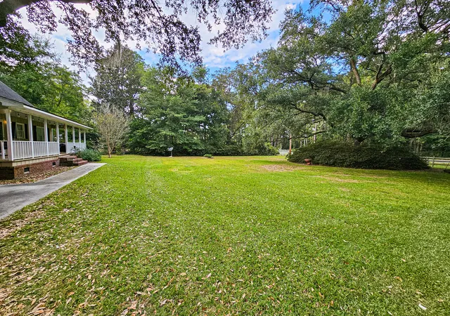 Homes for sale in Walterboro, SC | 5670 Charleston Hwy, Walterboro, SC 29488 | MLS# 25026336