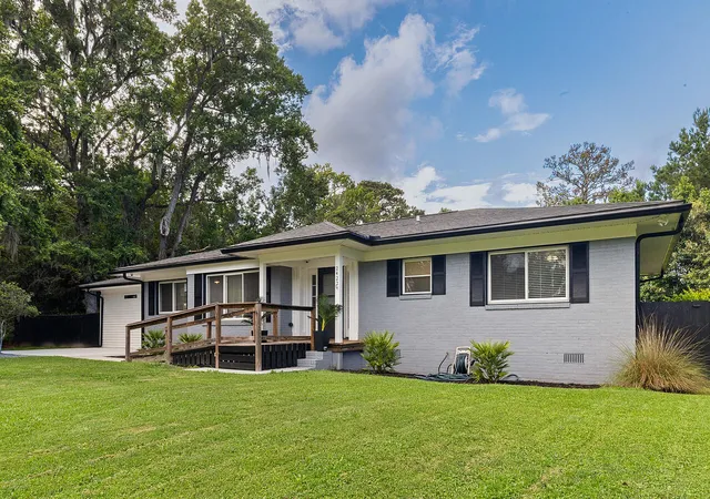 Homes for sale in Edisto Island, SC | 2422 Hwy 174, Edisto Island, SC 29438 | MLS# 26018787