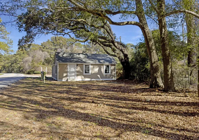 Photo 3 of Single family home for sale at 2359 Bohicket Rd, Johns Island, SC 29455 | MLS# 26005975 | Listing updated on 2026-06-17