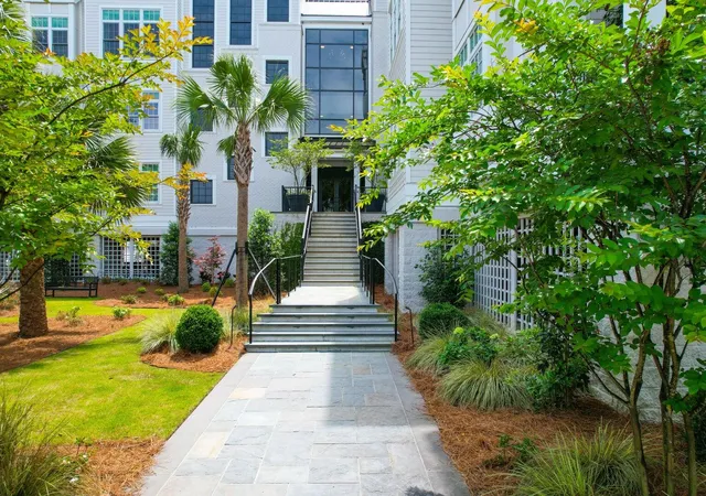 Homes for sale in Charleston, SC | 108 Fairbanks Oak Aly #201, Charleston, SC 29492 | MLS# 26014142