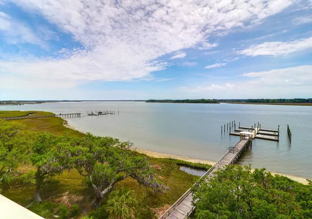 Homes for sale in Charleston, SC | 108 Fairbanks Oak Aly #201, Charleston, SC 29492 | MLS# 26014142
