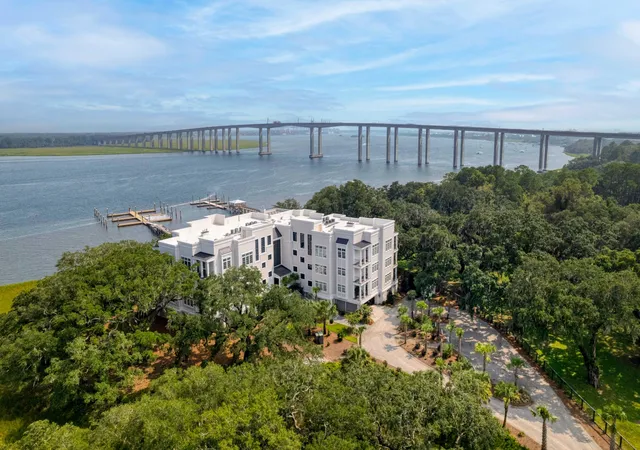 Homes for sale in Charleston, SC | 108 Fairbanks Oak Aly #201, Charleston, SC 29492 | MLS# 26014142