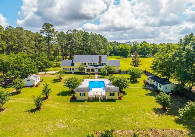 Homes for sale in Saint George, SC | 905 W Raysor St, Saint George, SC 29477 | MLS# 26015611