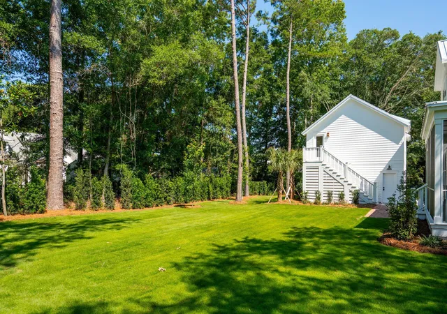 3rd image of 914 Lakeview Dr, Mount Pleasant, SC 29464 | MLS# 26016968