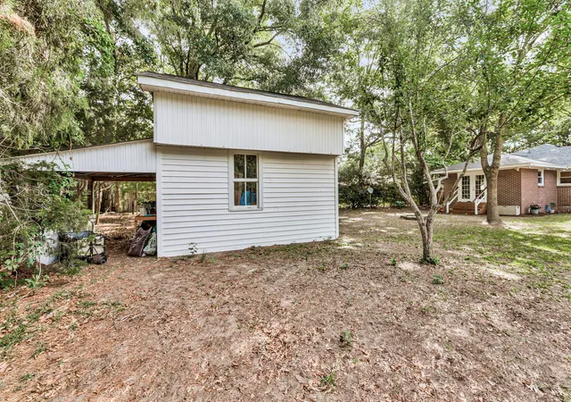 Homes for sale in Charleston, SC | 768 Fort Johnson Rd, Charleston, SC 29412 | MLS# 26016036