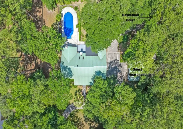 Photo 3 of Single family home for sale at 304 Woodland Dr, Summerville, SC 29485 | MLS# 26021001 | Listing updated on 2026-08-10