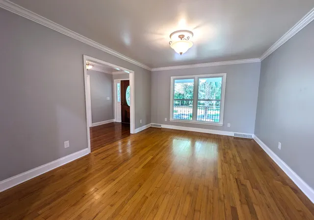 Photo 4 of Single family home for sale at 304 Woodland Dr, Summerville, SC 29485 | MLS# 26021001 | Listing updated on 2026-08-10