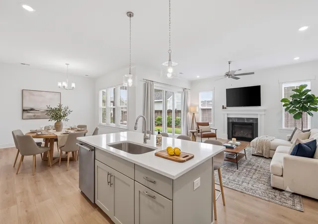 2nd image of 601 Blueway Ave, Summerville, SC 29486 | MLS# 26021968