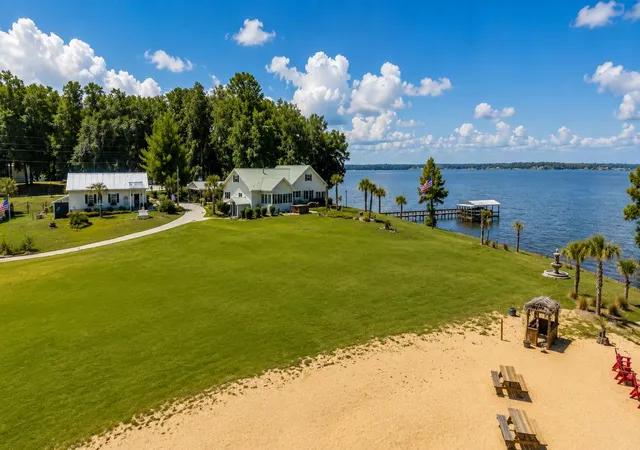 Homes for sale in Summerton, SC | 2110 Princess Pond Rd, Summerton, SC 29148 | MLS# 26018617