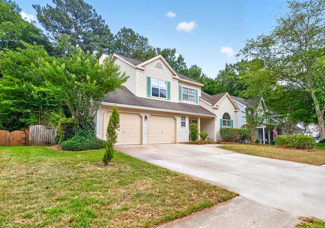 Photo 4 of Single family home for sale at 141 Isherwood Dr, Goose Creek, SC 29445 | MLS# 26015367 | Listing updated on 2026-09-21