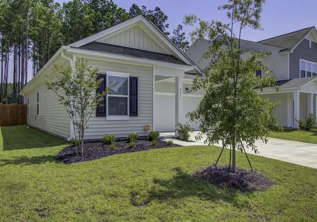 Photo 3 of Single family home for sale at 4451 Ocean Farm Dr, Summerville, SC 29485 | MLS# 26023349 | Listing updated on 2026-10-05