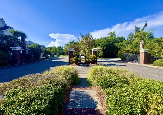 Photo 2 of Townhouse for sale at 300 Flowering Peach Ct #Unit 101, Charleston, SC 29414 | MLS# 26019169 | Listing updated on 2026-09-04