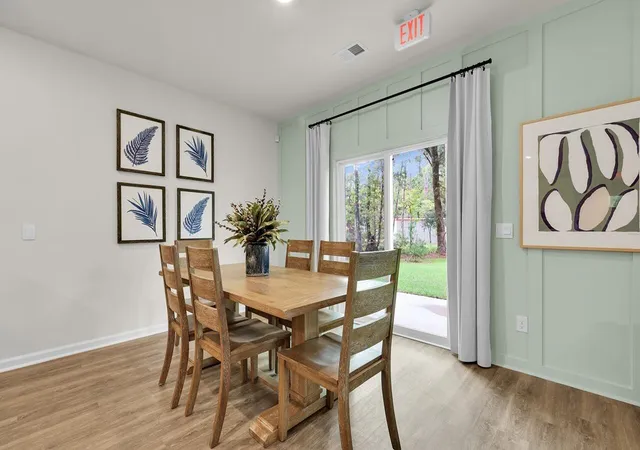 Photo 4 of Single family home for sale at 562 Lake Ridge Blvd, Summerville, SC 29486 | MLS# 26015323 | Listing updated on 2026-09-16