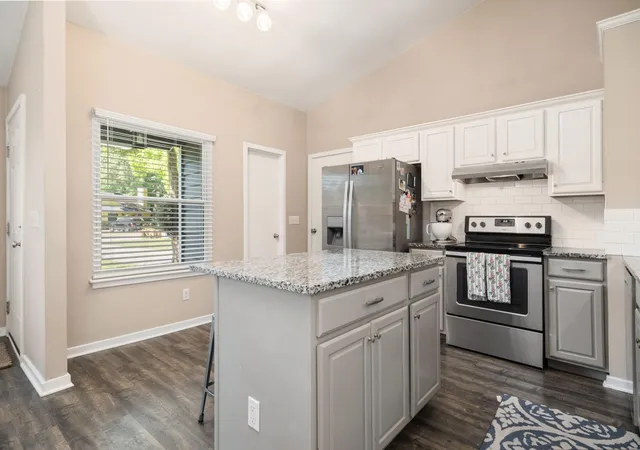 Homes for sale in Charleston, SC | 1160 Shoreham Rd, Charleston, SC 29412 | MLS# 26014923