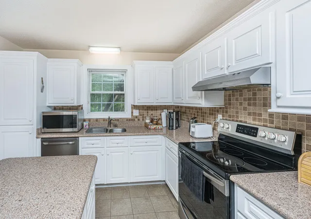 Photo 4 of Single family home for sale at 1543 Sterling Oaks Dr, Moncks Corner, SC 29461 | MLS# 26020275 | Listing updated on 2026-09-21