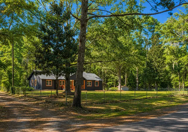 Homes for sale in Hollywood, SC | 8527 Benjamin Simmons Rd, Hollywood, SC 29449 | MLS# 26018280