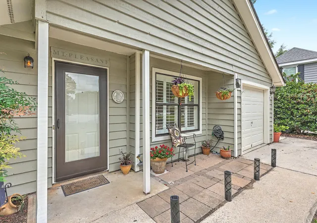 Homes for sale in Mount Pleasant, SC | 1453 Cypress Ct, Mount Pleasant, SC 29466 | MLS# 26018090