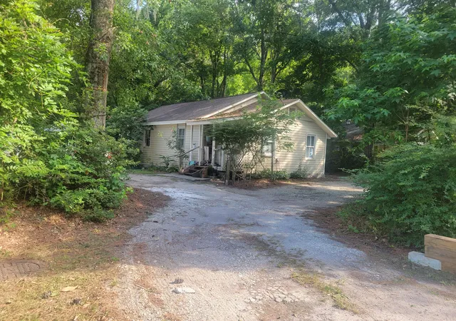 Homes for sale in Johns Island, SC | 2925 Maybank Hwy, Johns Island, SC 29455 | MLS# 26017056