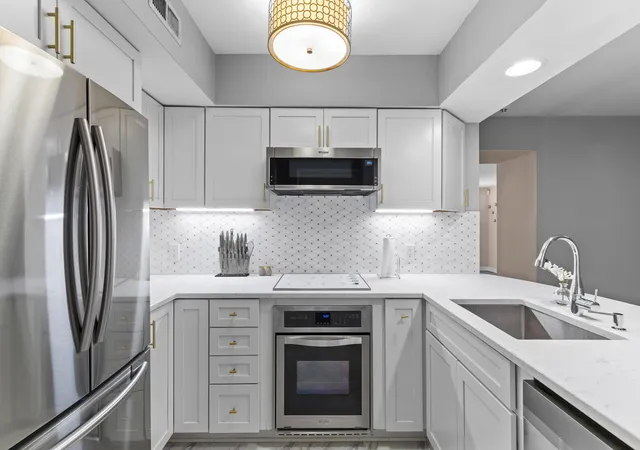 Homes for sale in Charleston, SC | 55 Ashley Ave #Apt 6, Charleston, SC 29401 | MLS# 26005812