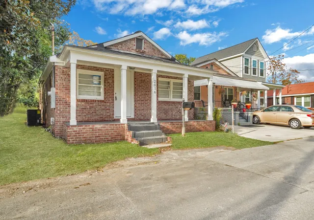 Photo 3 of Single family home for sale at 2016 Echo Ave, North Charleston, SC 29405 | MLS# 24028890 | Listing updated on 2026-05-27