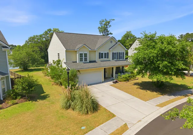 Photo 2 of Single family home for sale at 9652 Folklore Dr, Summerville, SC 29485 | MLS# 26013351 | Listing updated on 2026-09-04