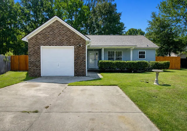 Photo 3 of Single family home for sale at 9010 Blitzen Ct, Charleston, SC 29406 | MLS# 26022225 | Listing updated on 2026-09-11