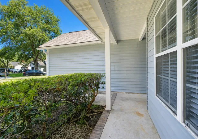 Photo 4 of Single family home for sale at 9010 Blitzen Ct, Charleston, SC 29406 | MLS# 26022225 | Listing updated on 2026-09-11