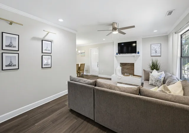 Photo 4 of Sale Pending at 16 Wiggins Rd, Beaufort, SC 29907 | MLS# 26020392 | Listing updated on 2026-08-21